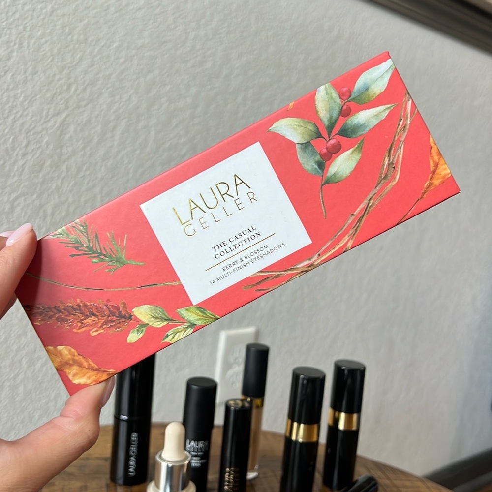 Laura Geller - The Casual Collection. Berry & Blossom Eyeshadow Palette
